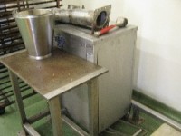 Maszyna do czyszczenia perforowanych blach piekarniczych #2
